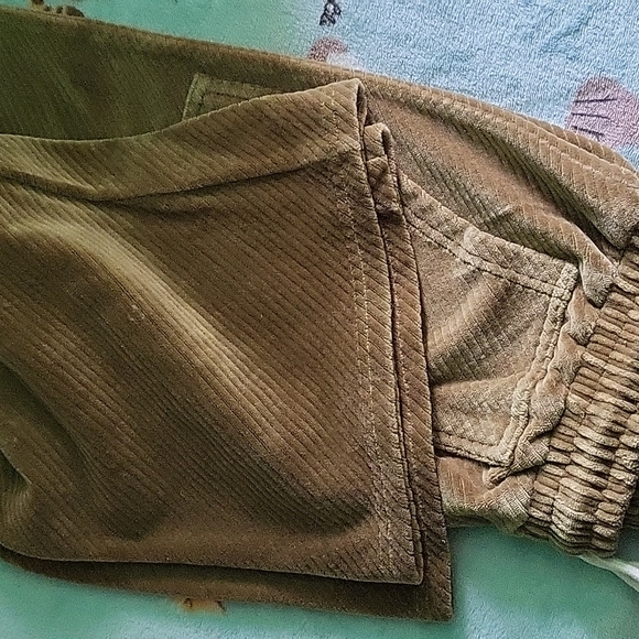 Corduroy Set - Picture 3 of 6